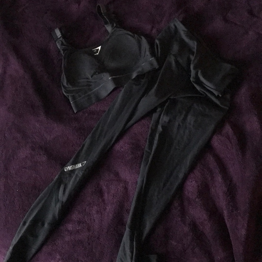 Black gymshark leggings & sportsbra set